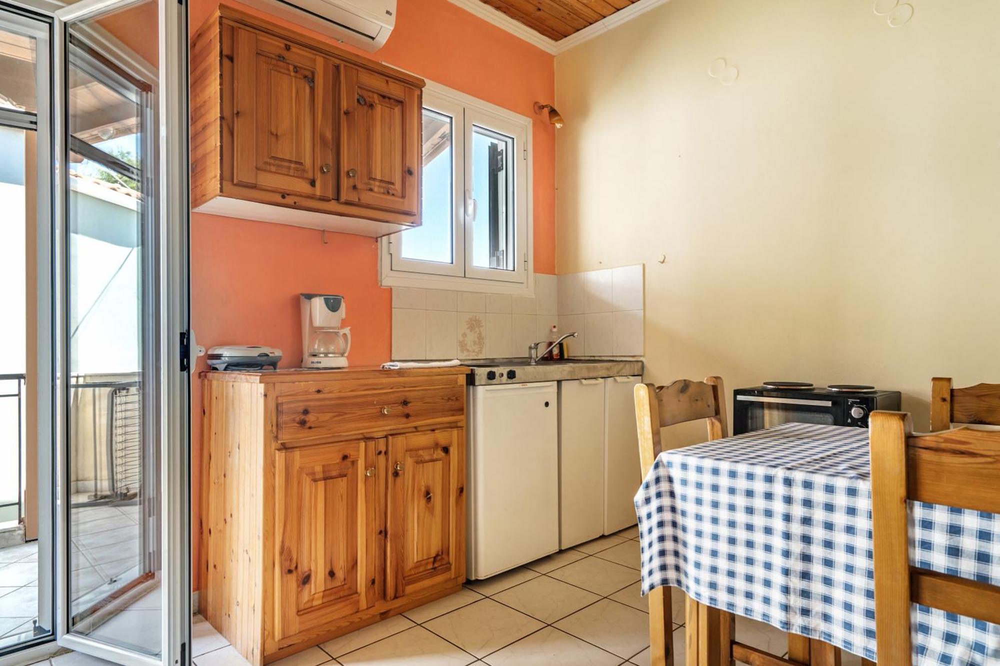 Lefkothea Apartment 2 Frinion Bagian luar foto